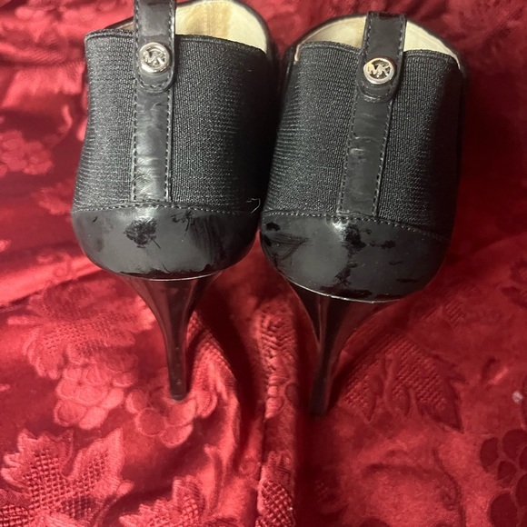 Michael Kors size 7.5 - Picture 2 of 4